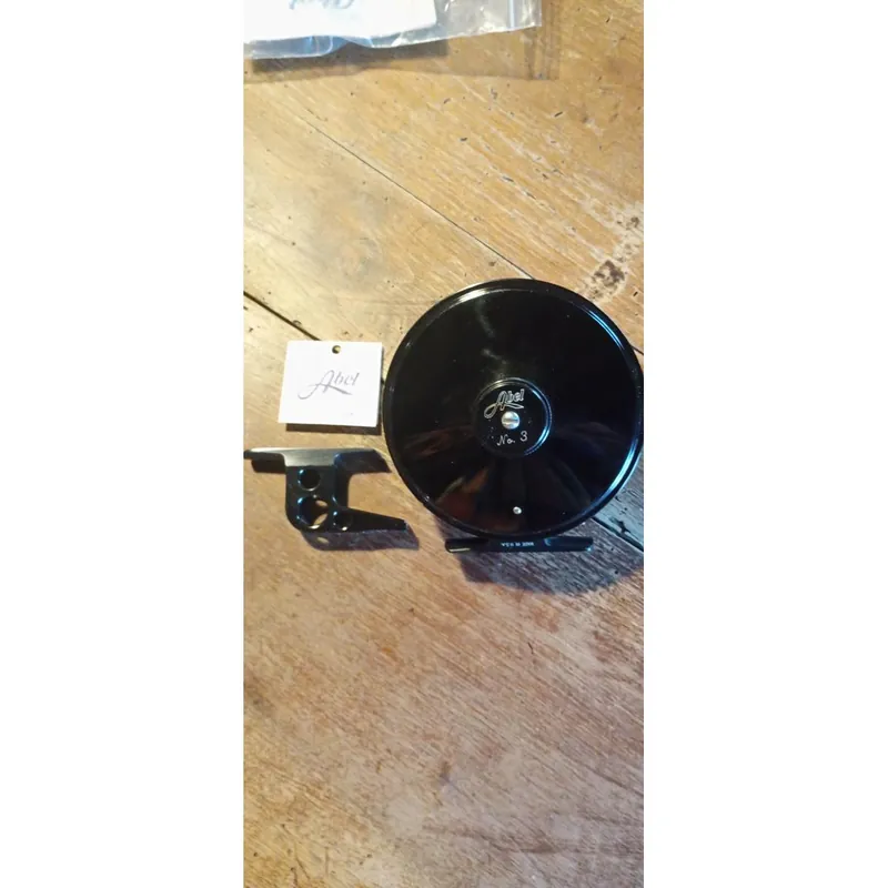 Expédition Rapide ABEL – Moulinet Abel n3 pied décalé manivelle à droite.